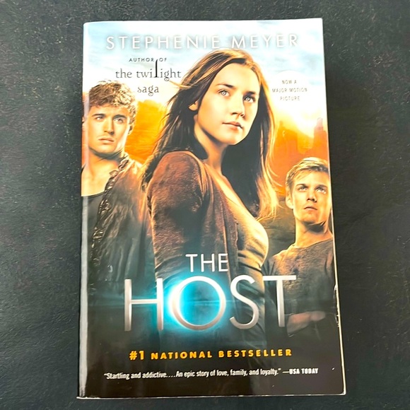 Stephanie Meyer The Host & The Chemist - Picture 2 of 5